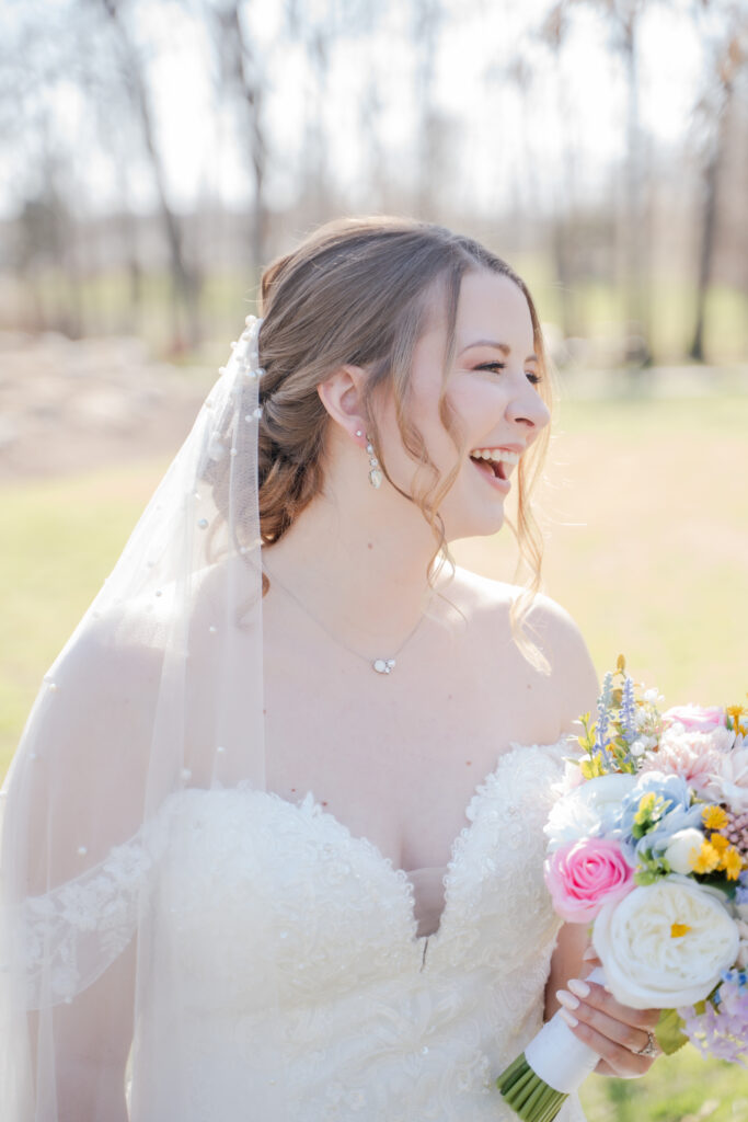 Bridal portrait looking to the left 